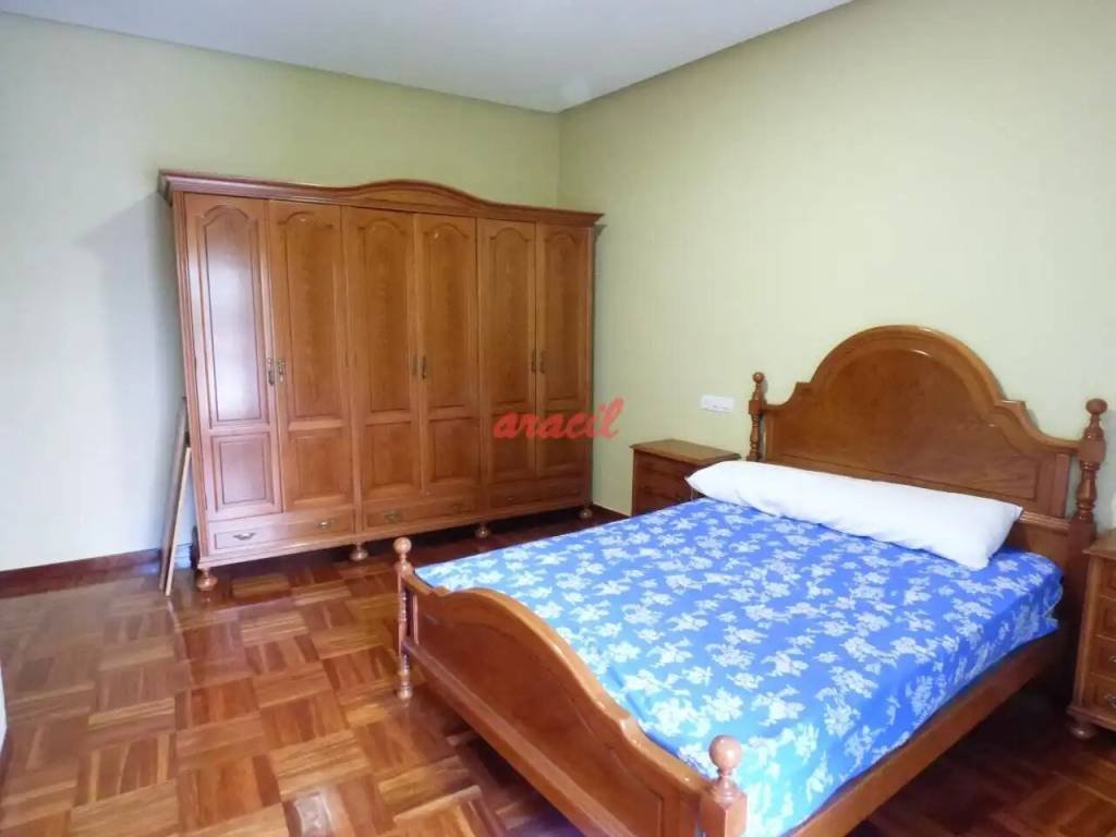 Piso de 93 m² en Ourense