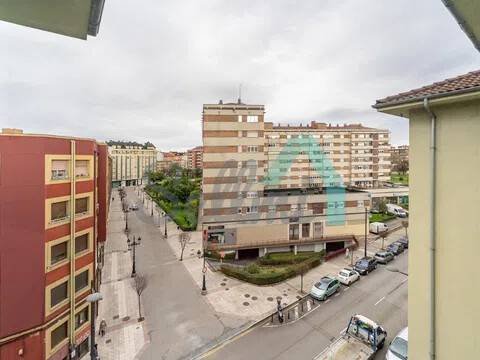 Piso de 67 m² en Oviedo