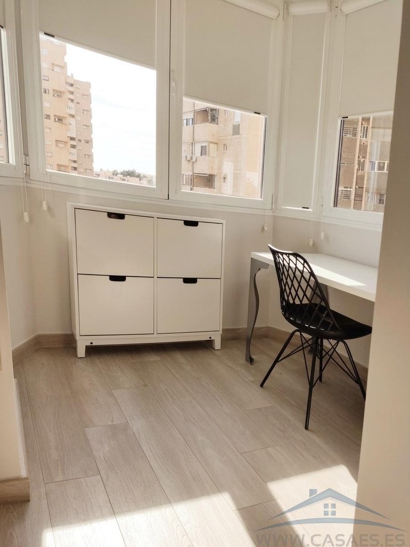 Piso de 150 m² en Roquetas de Mar