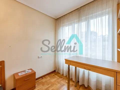Piso de 55 m² en Oviedo