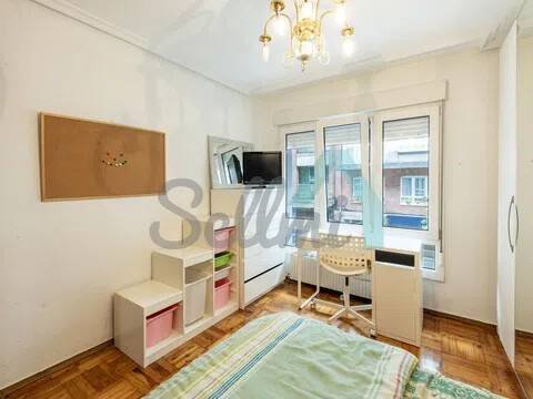 Piso de 80 m² en Oviedo