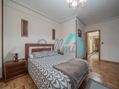 Wohnung 101 m² in Oviedo