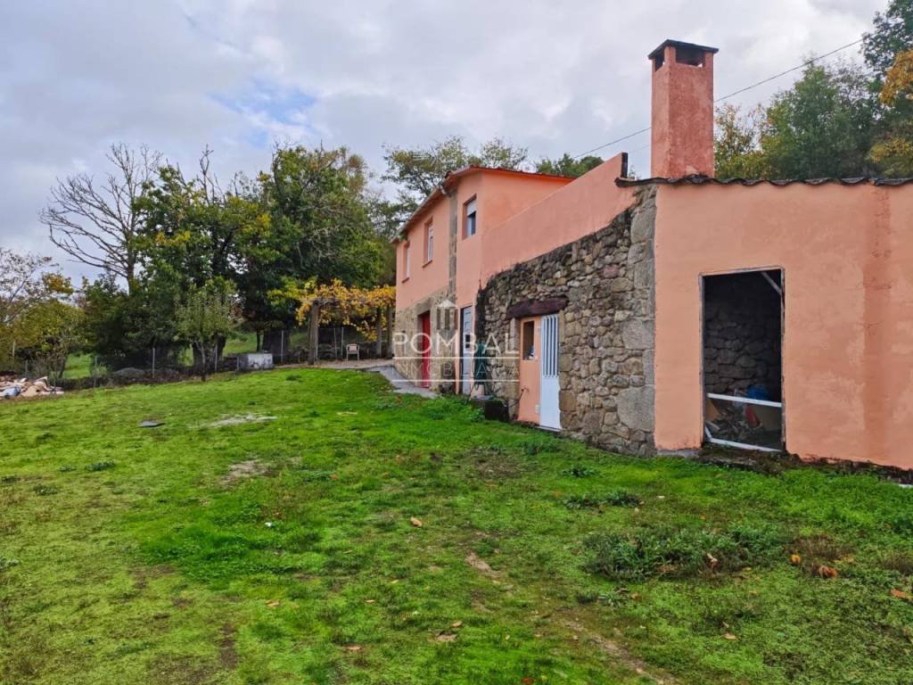Casa de 97 m² en Parada de Sil