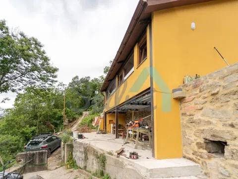 Casa de 100 m² en Mieres