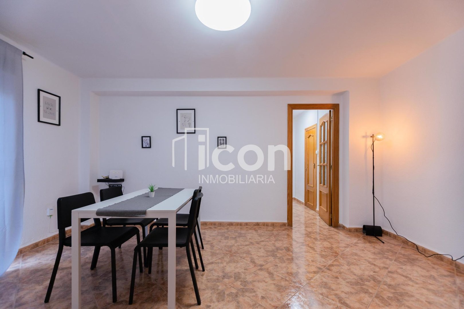 Room 97 m², València