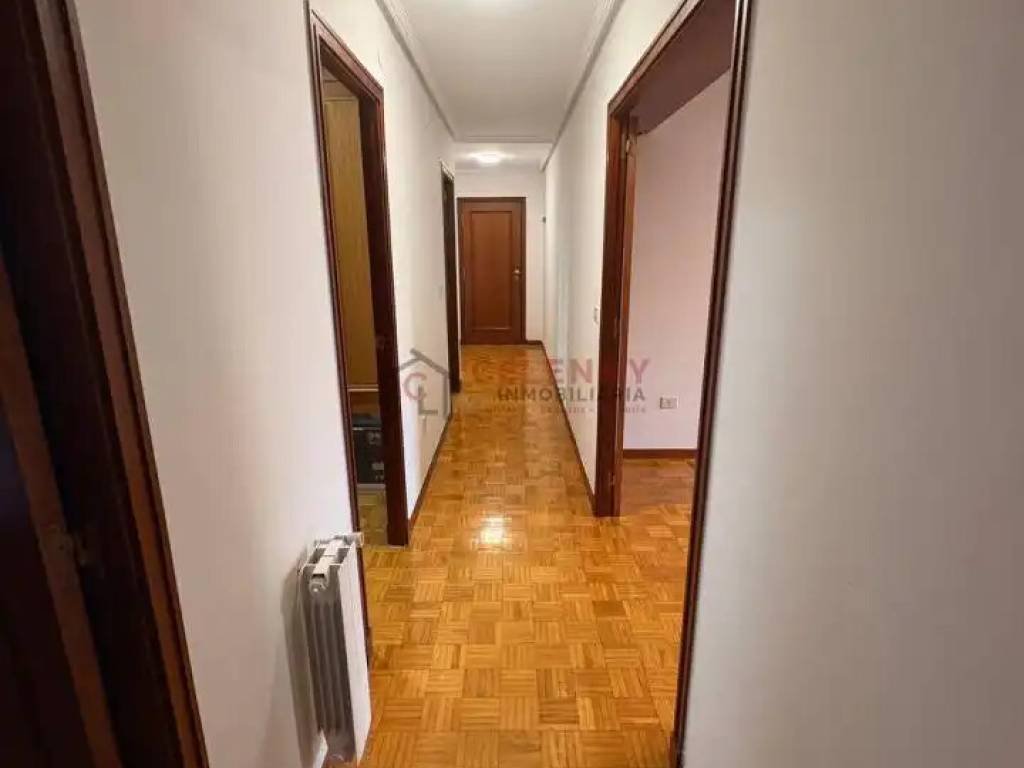 Piso de 90 m² en Ourense