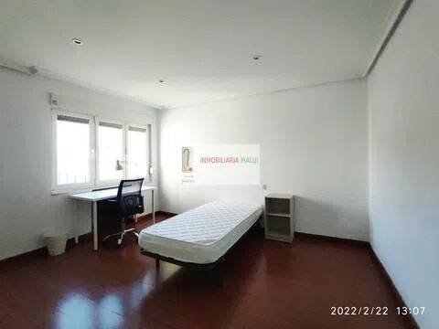 Piso de 180 m² en Oviedo