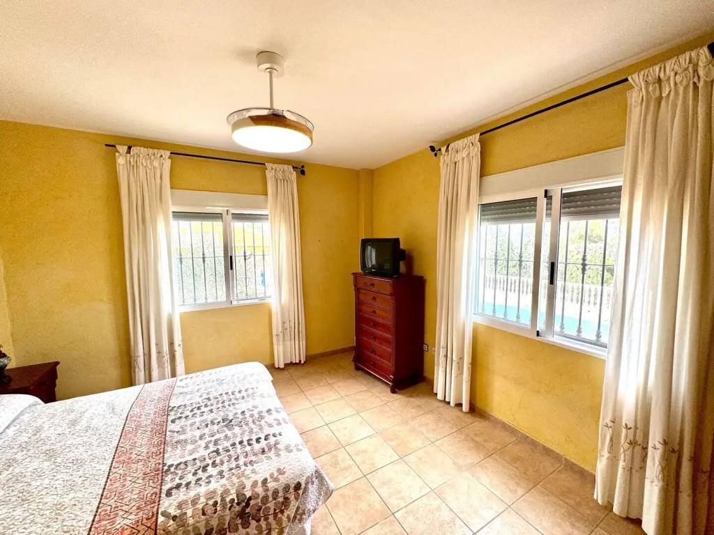 Casa de 150 m² en Jacarilla