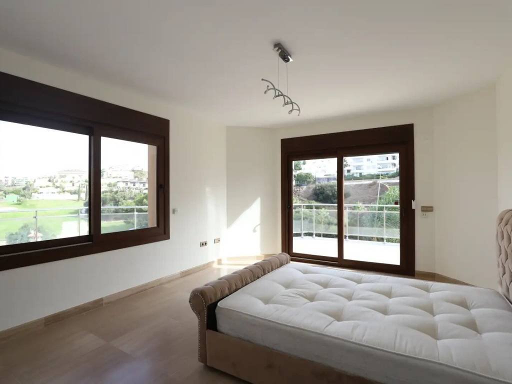 House 335 m² in Mijas