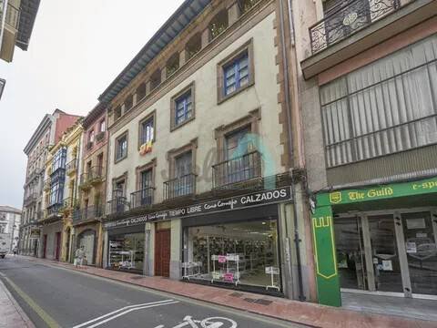 Piso de 155 m² en Oviedo