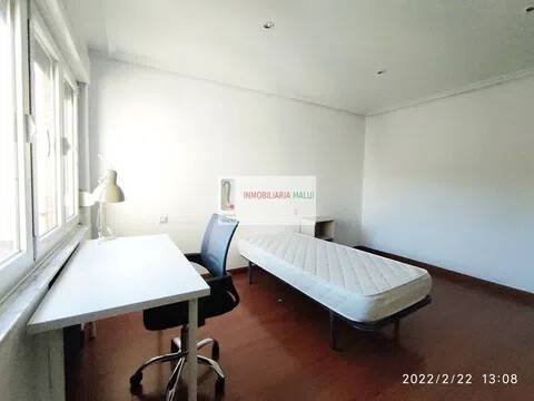 Piso de 180 m² en Oviedo
