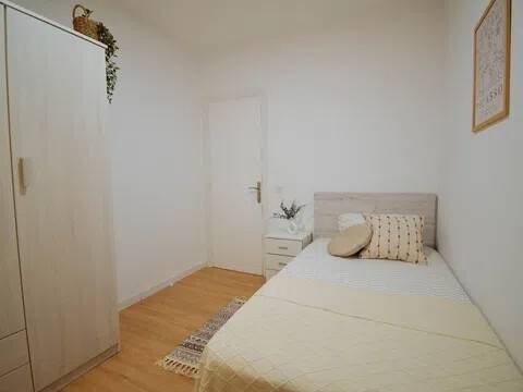 Habitación 140 m², Lérida