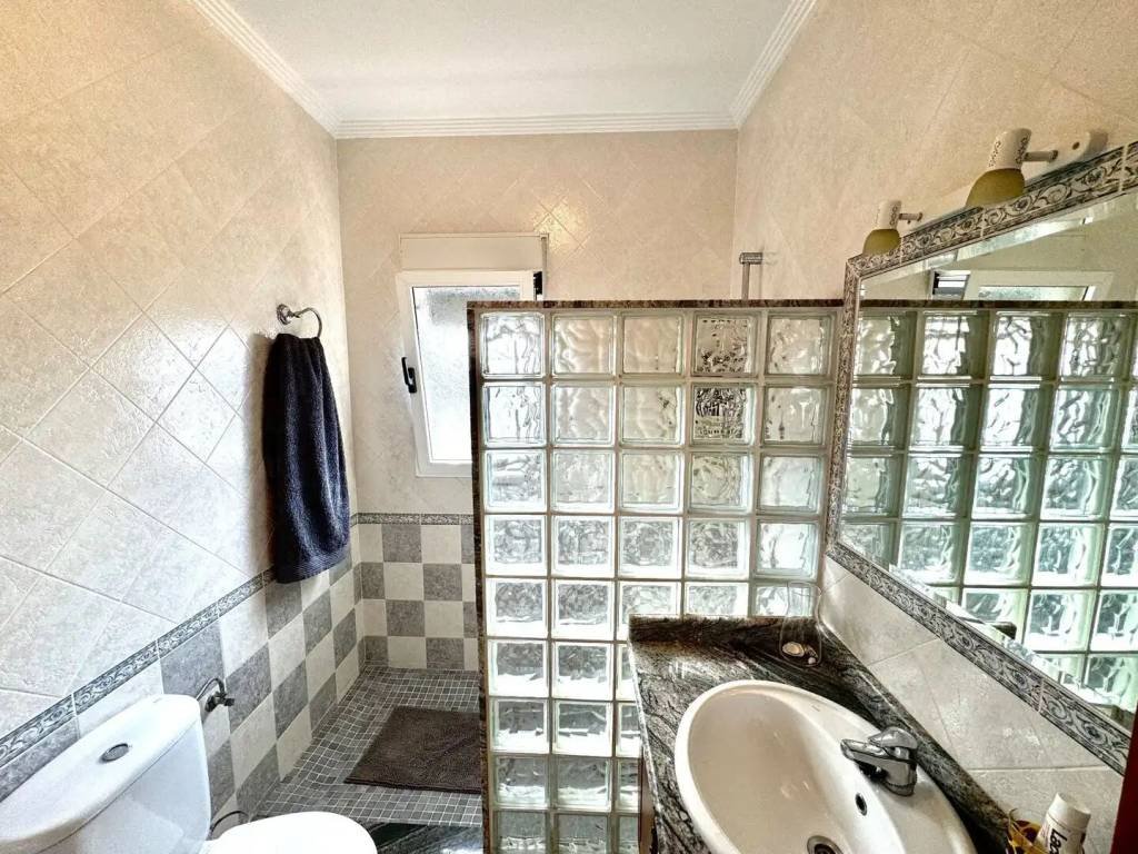 Casa de 150 m² en Jacarilla