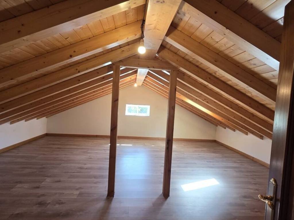 Casa de 180 m² en Teo
