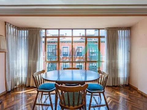 Piso de 131 m² en Oviedo
