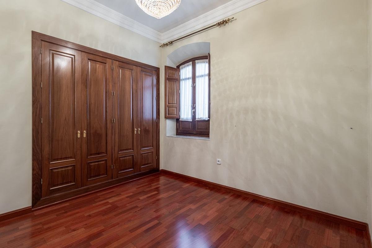 Piso de 140 m² en Granada