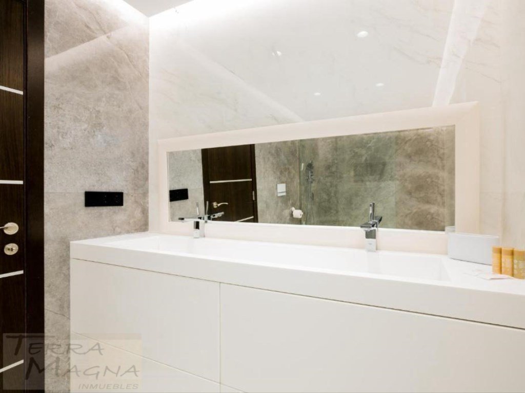 Casa de 300 m² en Arona