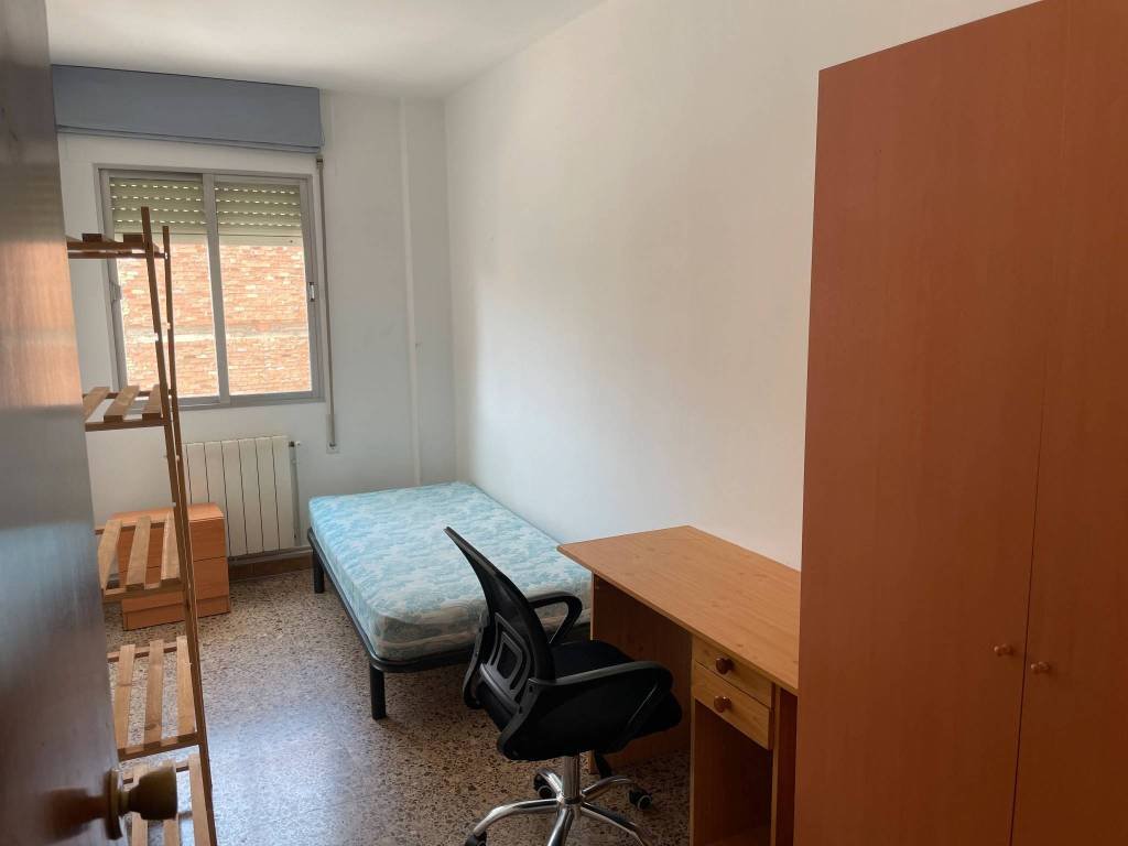Habitación 120 m², Lérida
