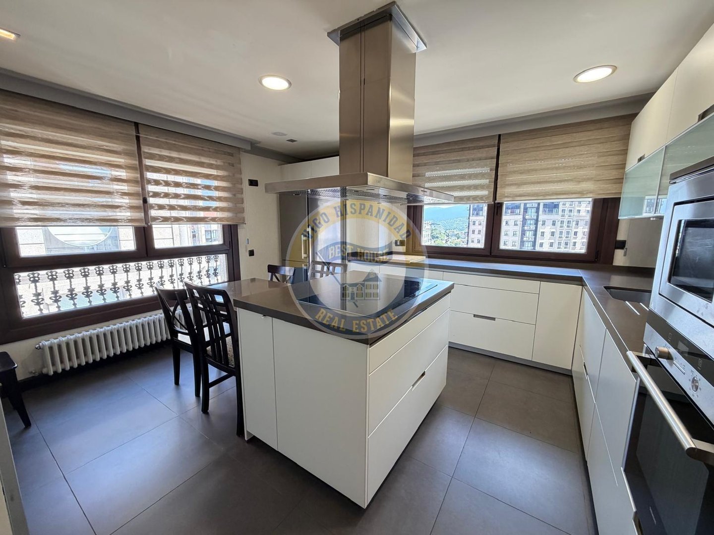 Piso de 250 m² en Vigo