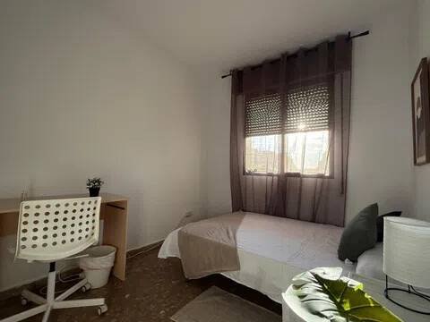 Habitación 100 m², Almería