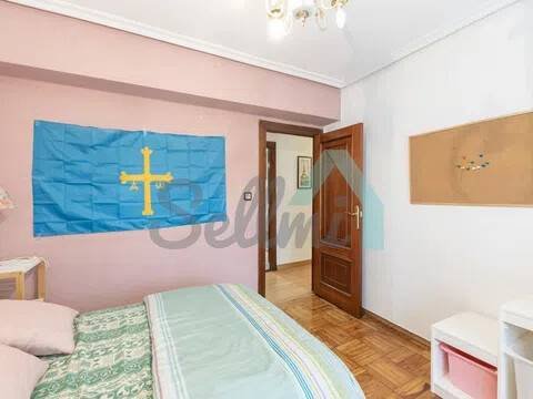 Piso de 80 m² en Oviedo