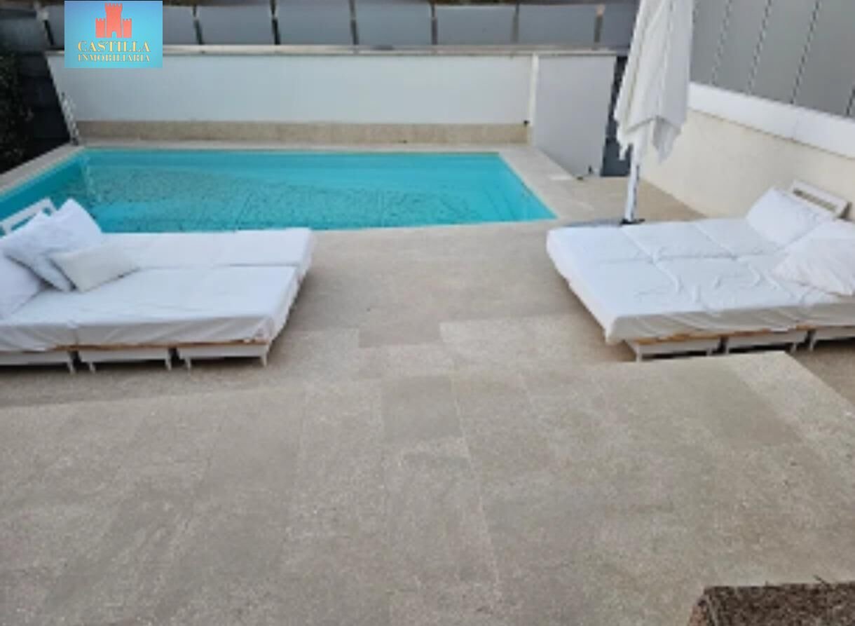 Casa de 265 m² en Ávila