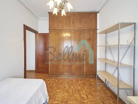 Piso de 80 m² en Oviedo