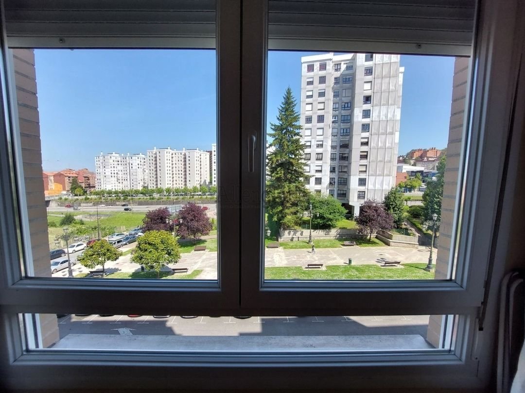 Piso de 58 m² en Oviedo
