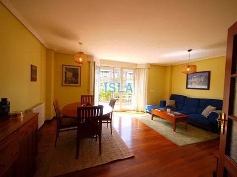 Piso de 200 m² en Laredo