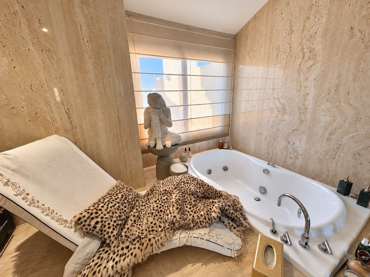Appartement 330 m² à Luque
