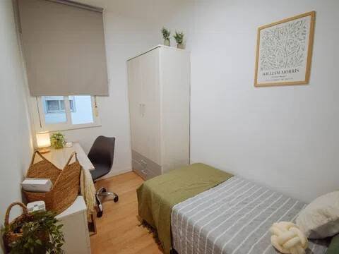 Habitación 140 m², Lérida