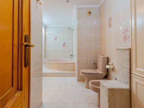 Zimmer 170 m², Valencia