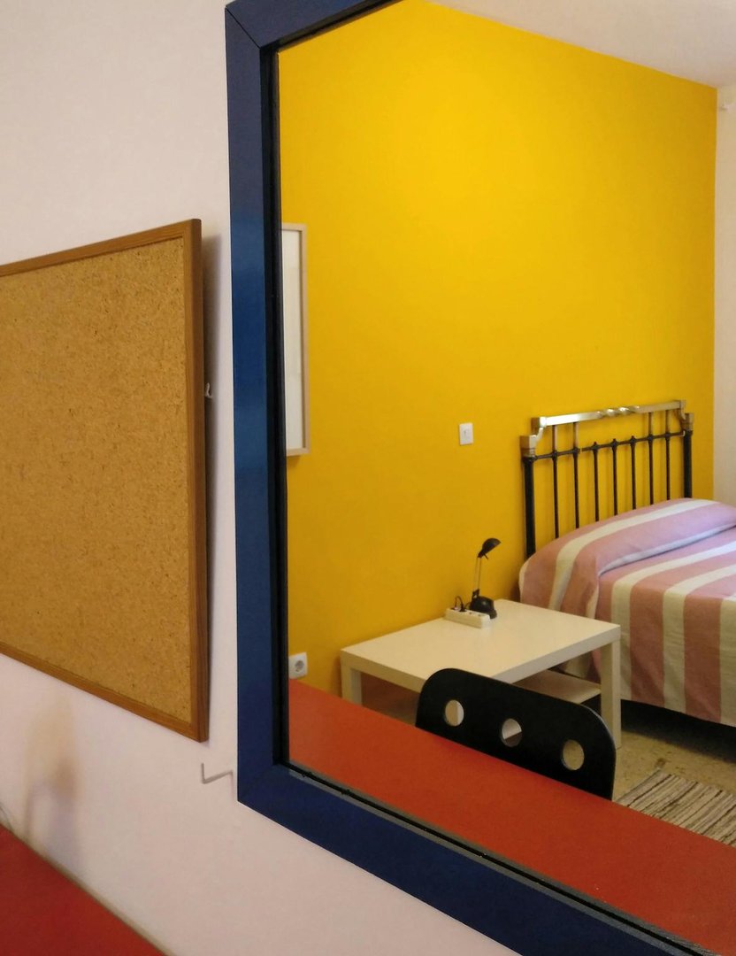Habitación 9 m², Sevilla