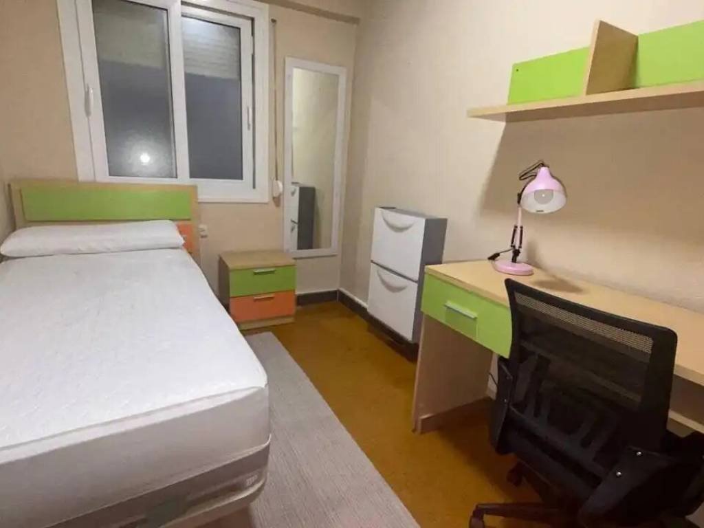 Piso de 95 m² en Ourense