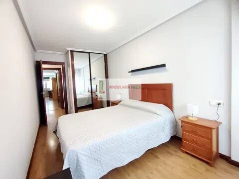 Pis de 75 m² a Oviedo
