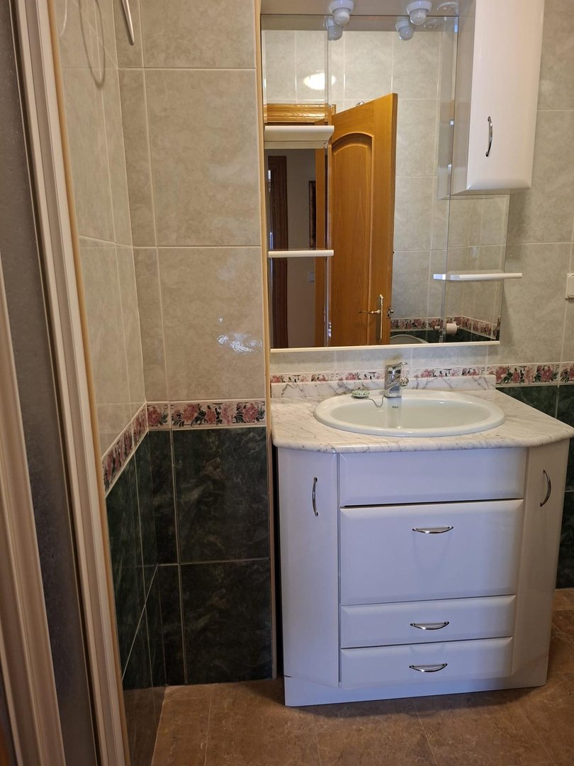 Piso de 100 m² en Adra