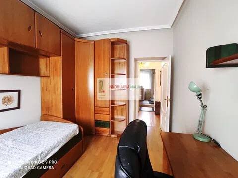Piso de 90 m² en Oviedo