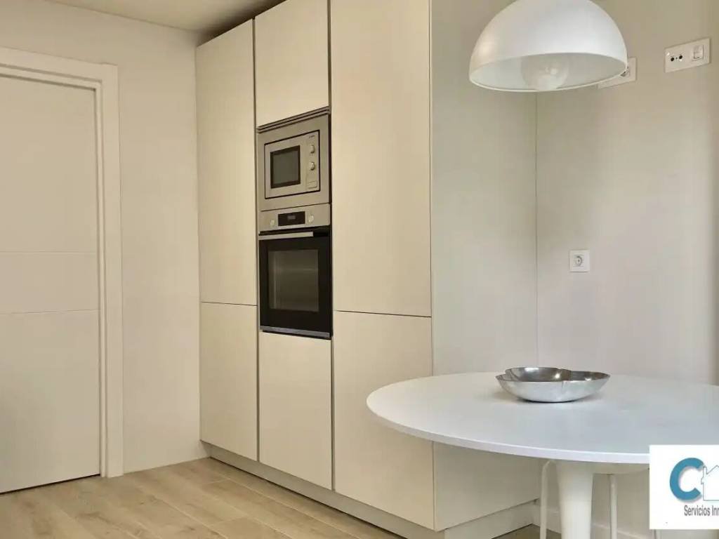 Piso de 80 m² en Pamplona