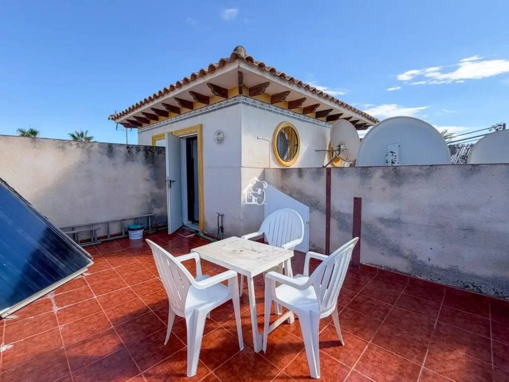 Casa de 100 m² a Oriola