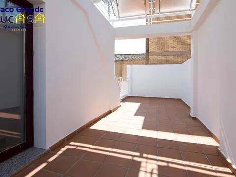 Piso de 76 m² en Granada