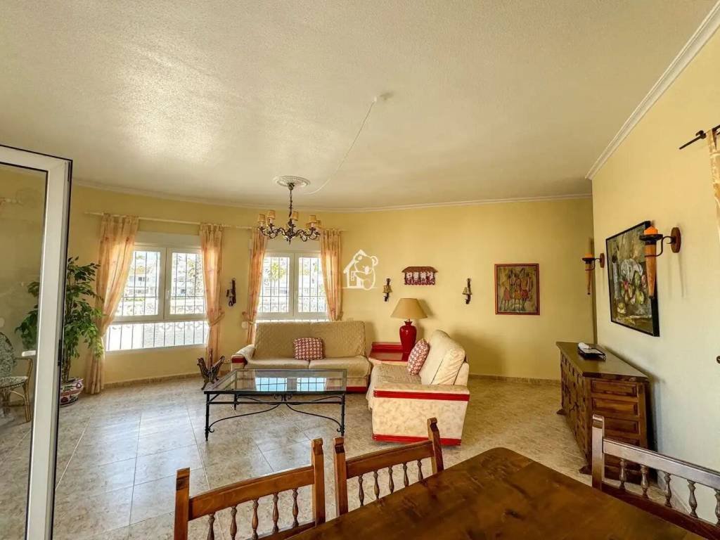 Casa de 250 m² a Oriola
