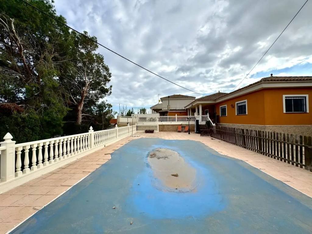 Casa de 150 m² en Jacarilla