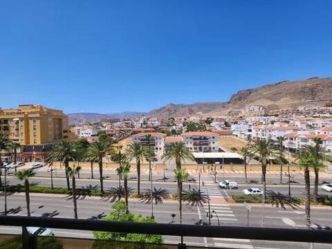 Piso de 120 m² en Roquetas de Mar