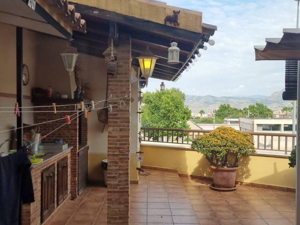 Casa de 220 m² a Petrer