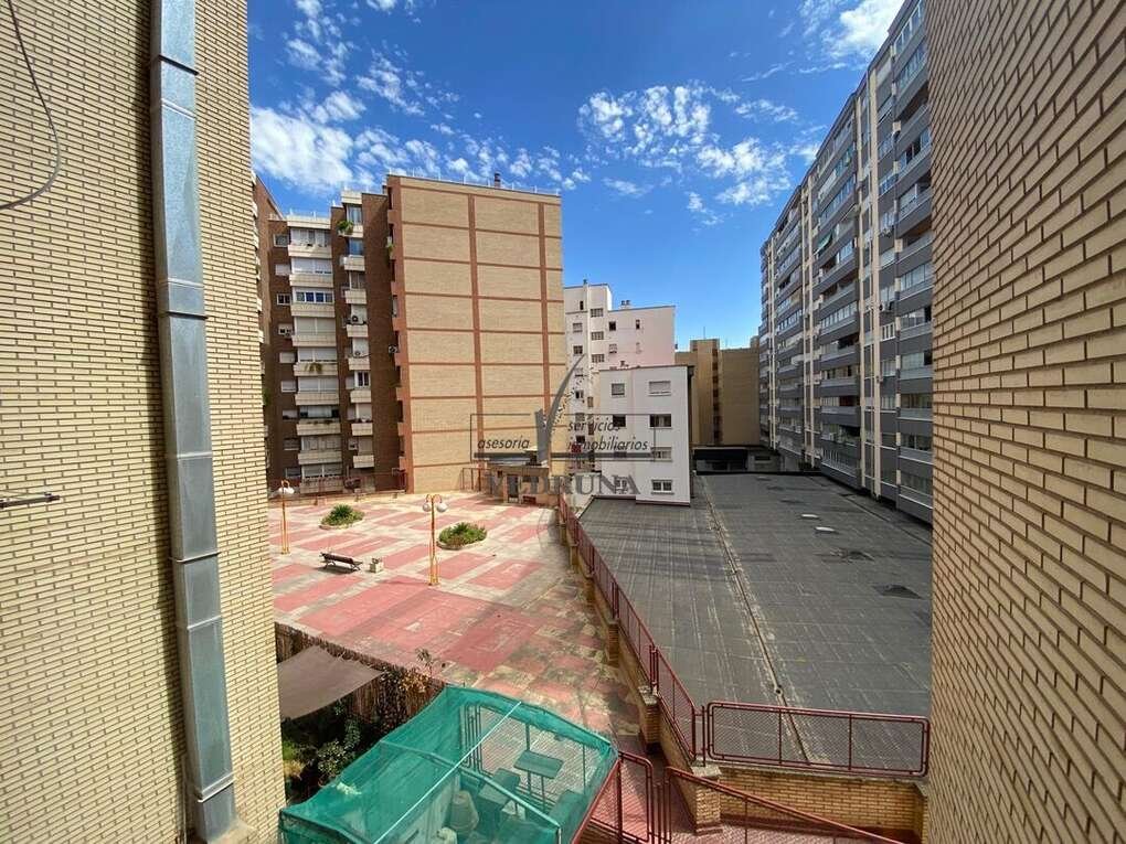 Piso de 85 m² en Zaragoza