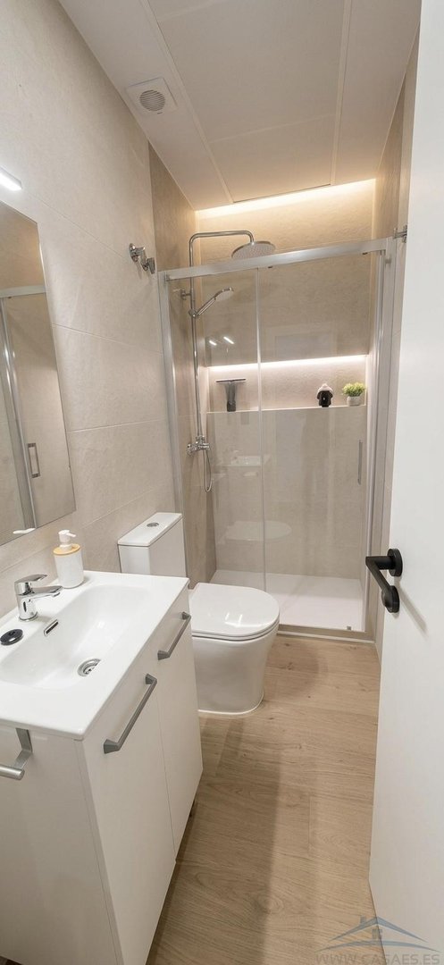 Piso de 90 m² en Almería