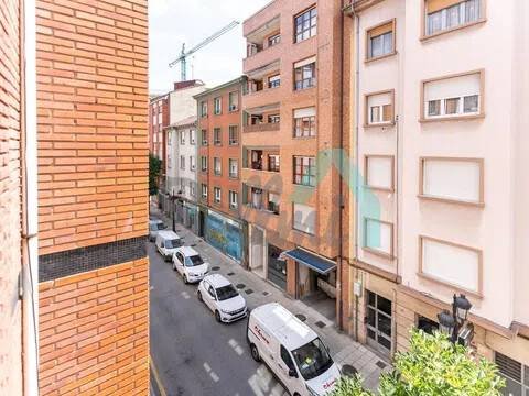 Pis de 86 m² a Oviedo