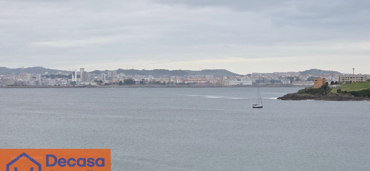 Piso de 90 m² en Oleiros