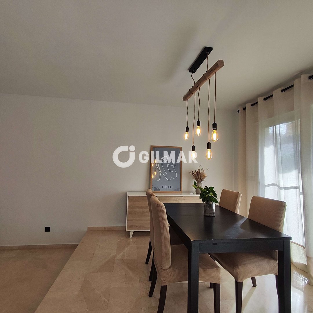 Casa de 220 m² en Estepona