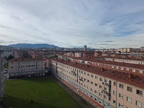 Piso de 93 m² en Oviedo